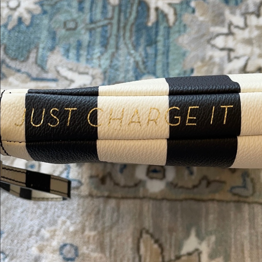 KATE SPADE QUENTIN JULIA WRISTLET by EVERPURSE - Picture 8 of 12
